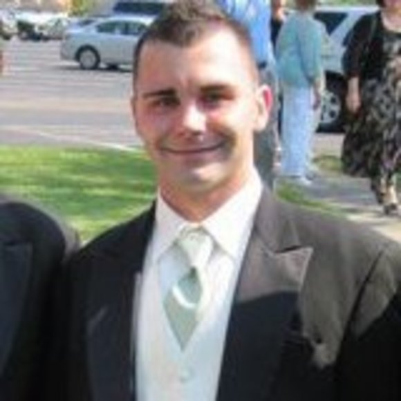 Profile Picture of Joshua Glover (@joshuaglover88) on Poshmark