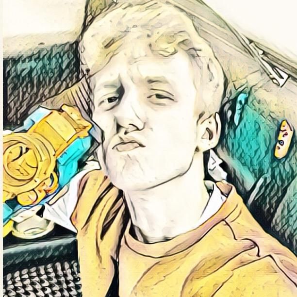 Profile Picture of Robin Köpp (@ghettogoggel) on Tiktok