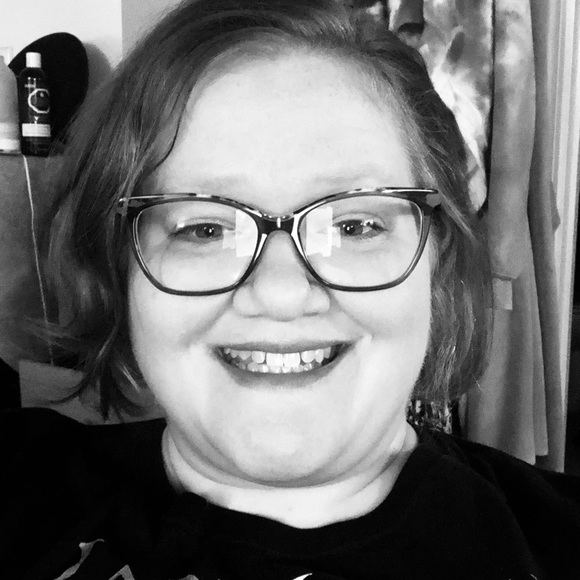 Profile Picture of Aimee joy Carl (@ladyjoyshine) on Poshmark