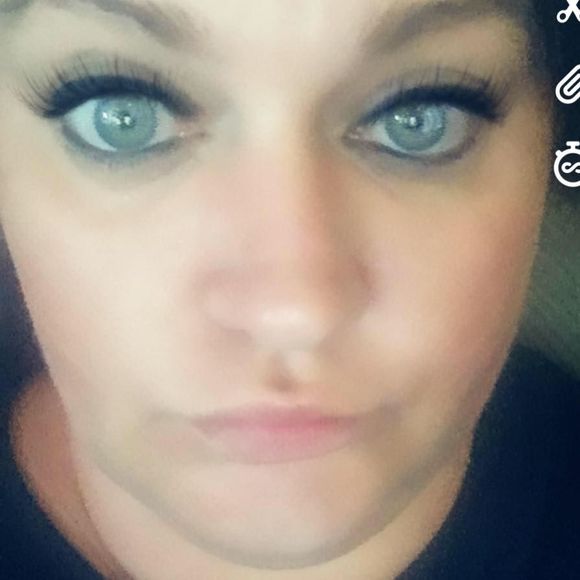 Profile Picture of Jessica Caudell (@jess_lee1617) on Poshmark