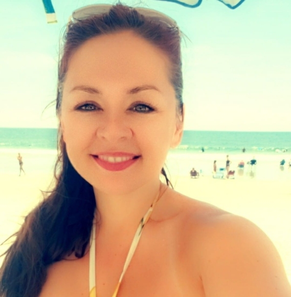 Profile Picture of Jessica Kerns (@diadeljess) on Poshmark