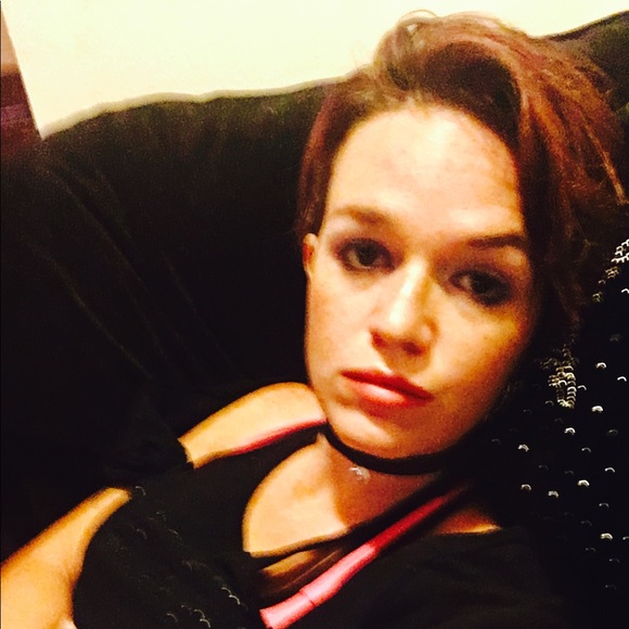 Profile Picture of Heather Mckay (@girly_doll) on Poshmark