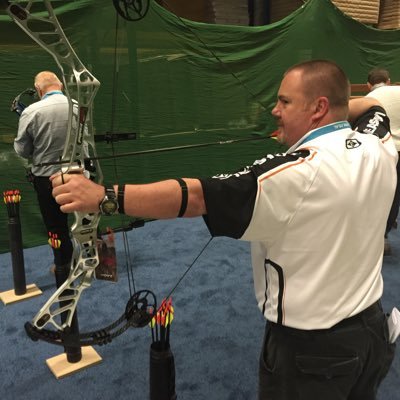 Profile Picture of Dave Leader (@archerydave1) on Twitter