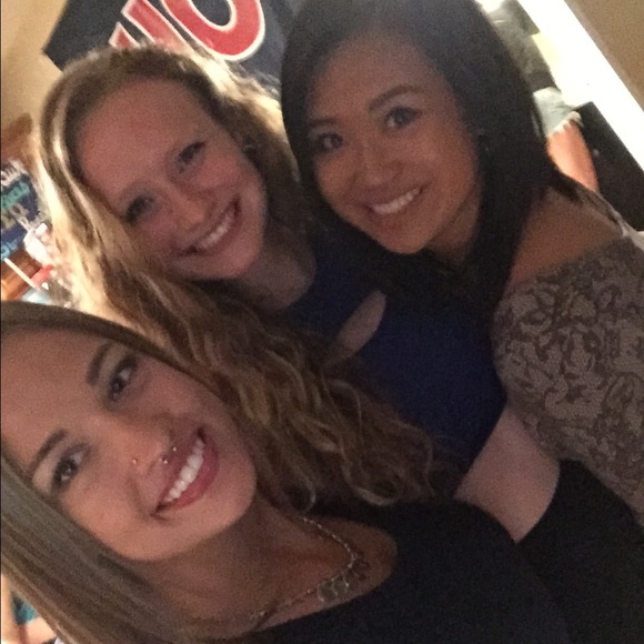 Profile Picture of Jamie Ahern (@jamieann055) on Poshmark