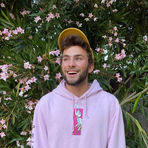 Profile Picture of Will Raduziner (@willraduziner) on Poshmark