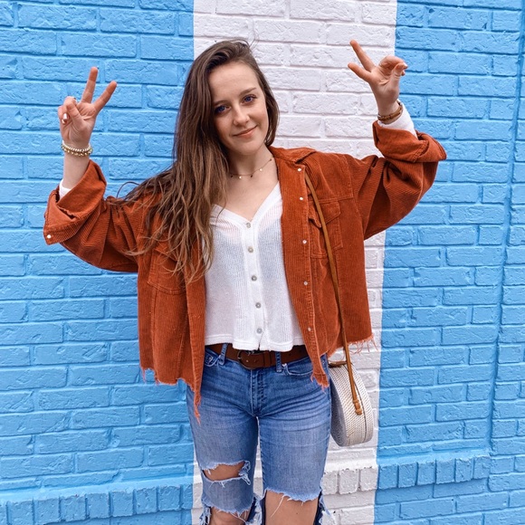 Profile Picture of Lucy Potter (@lucympotter) on Poshmark