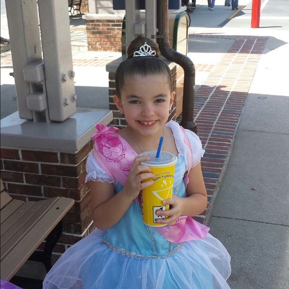 Profile Picture of Christine Otis (@christineotis13) on Poshmark