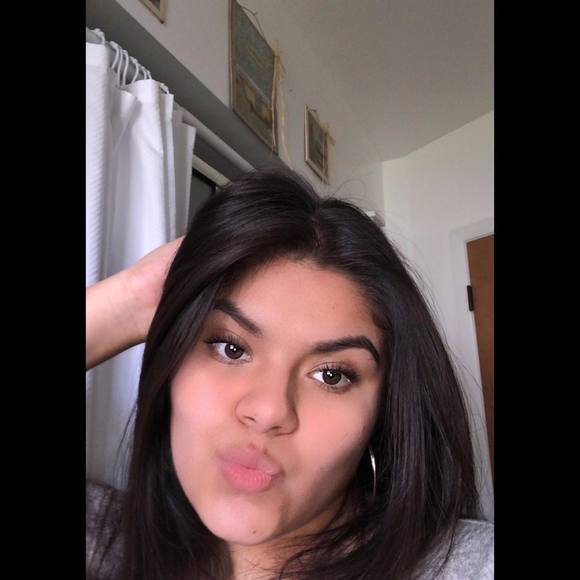 Profile Picture of Adriana Michel-toribio (@adri0523) on Poshmark