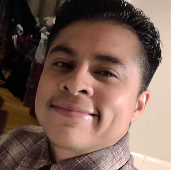 Profile Picture of Rez Resola (@jrez2222) on Poshmark