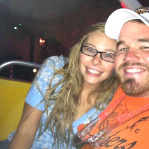 Profile Picture of Bailey Hudlow (@baiphudl) on Poshmark