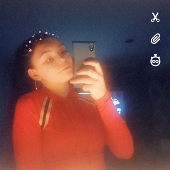 Profile Picture of Megan Manklow (@paxtonjourer6) on Poshmark
