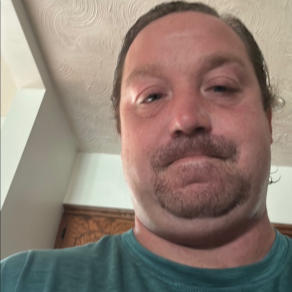 Profile Picture of Andrew Bell (@andrewgamera) on Poshmark