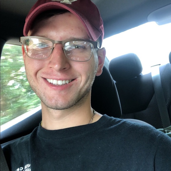 Profile Picture of Joshua Swartz (@jswartz1998) on Poshmark