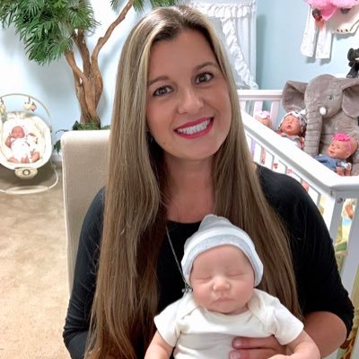 Profile Picture of Kristy Leigh Walker (@kristyLeighDoll) on Twitter