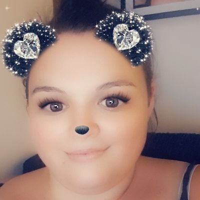 Profile Picture of Laura Jean Grice (@chuckles1992) on Twitter