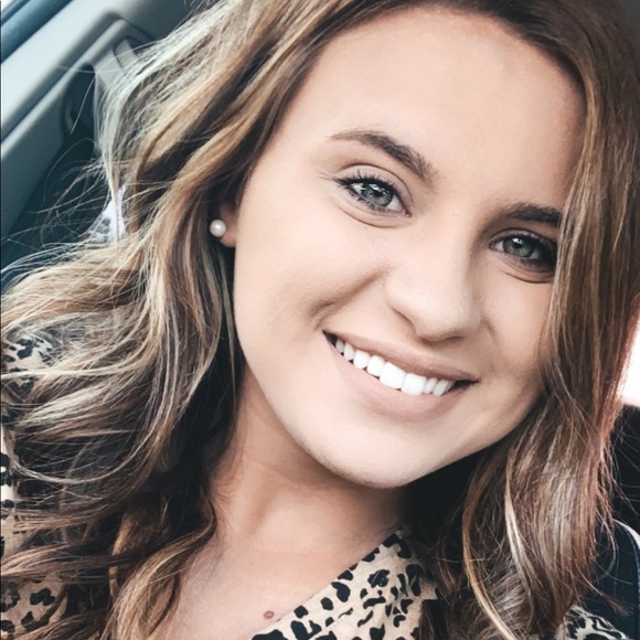 Profile Picture of Madison Fruge (@maddiefruge) on Poshmark