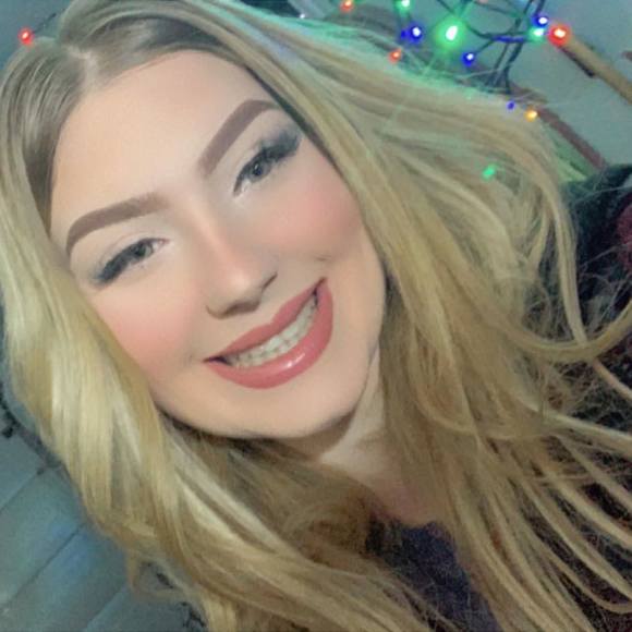 Profile Picture of Nina Vigario (@nina_vigario13) on Poshmark