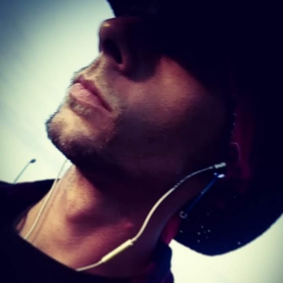 Profile Picture of Chester Mcnulty (@bee11royal) on Poshmark