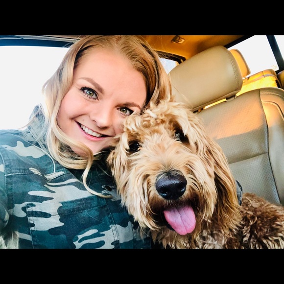 Profile Picture of Carli Fulcher (@carliannfulcher) on Poshmark