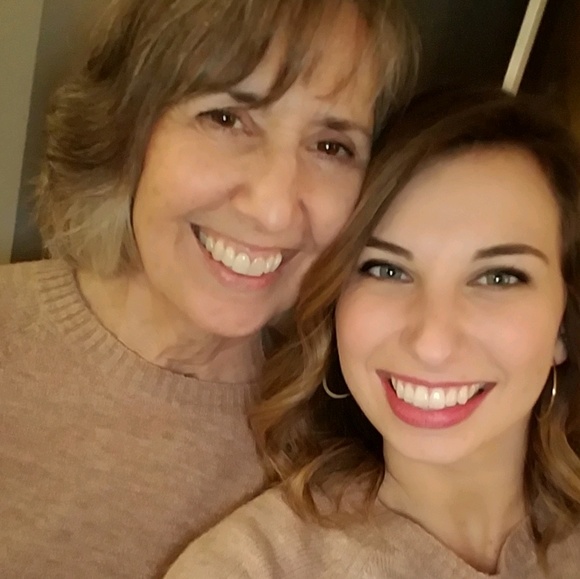 Profile Picture of Mary Scavilla (@mary309) on Poshmark