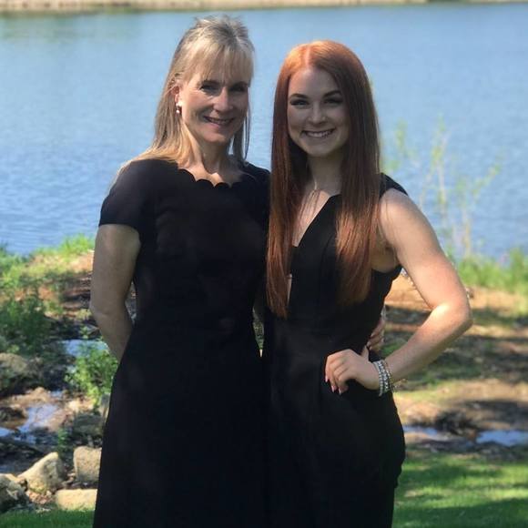 Profile Picture of Juliana Cameron (@julianacameron4) on Poshmark