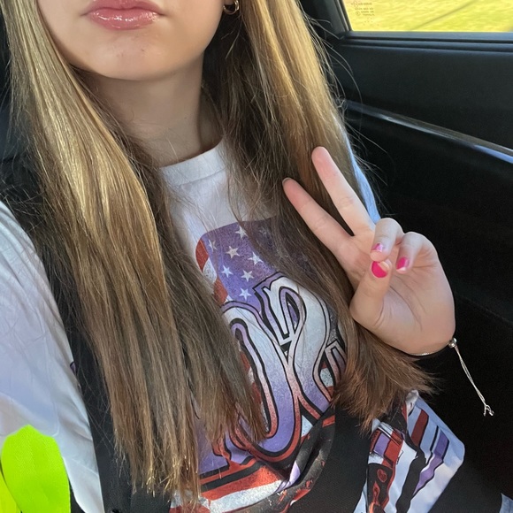 Profile Picture of Erin Binkley (@ebinkley2011) on Poshmark