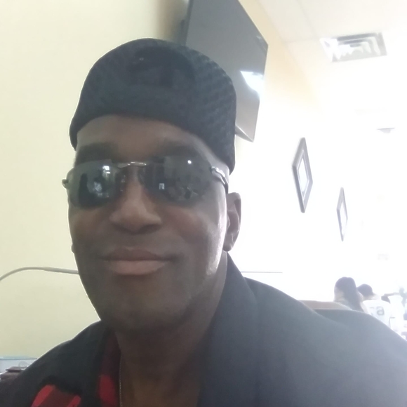 Profile Picture of Clarence Collins (@clarencecollins) on Poshmark