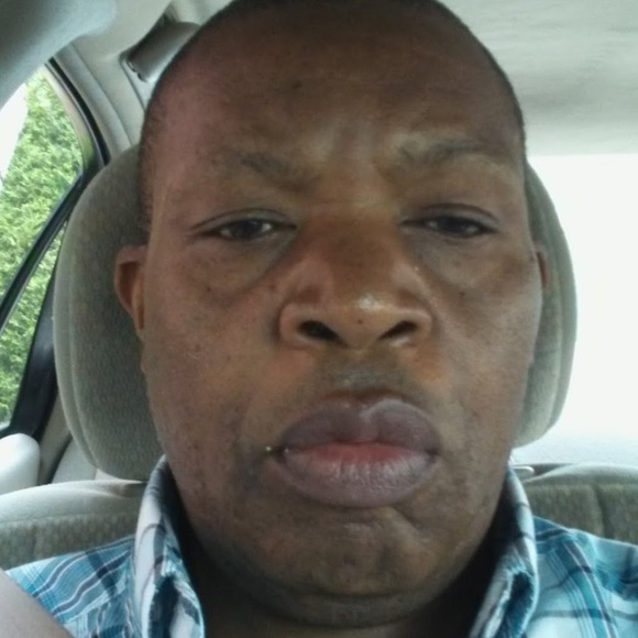 Profile Picture of John Mungai (@johnmungai18) on Poshmark