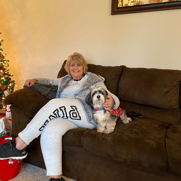 Profile Picture of Phyllis Donahoe (@phyllisdonahoe) on Poshmark