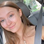 Profile Picture of L I L Y 🌸🌙🌻🪐 (@lilywolfe_) on Instagram