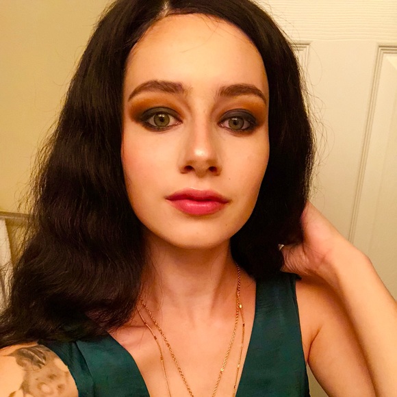 Profile Picture of Annie Littler (@annielittler) on Poshmark