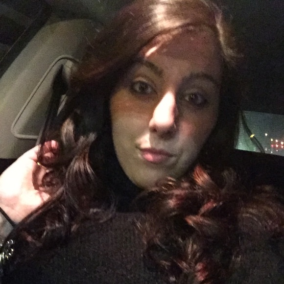 Profile Picture of Daniella Galante (@dangalante92) on Poshmark