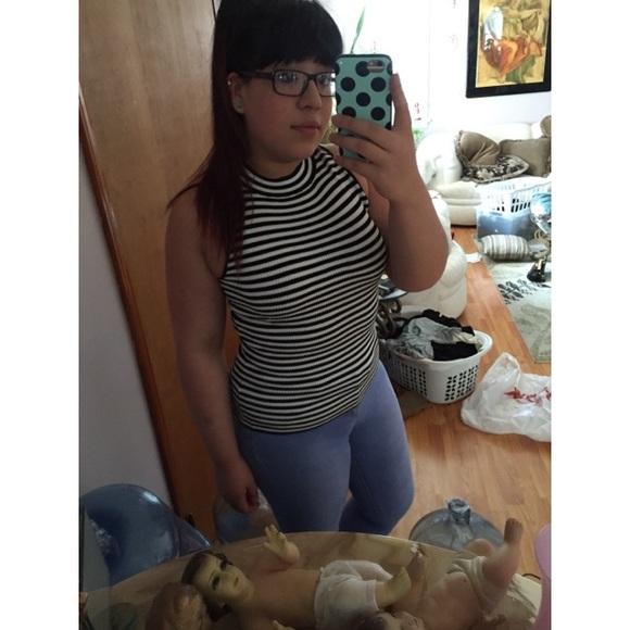 Profile Picture of Tatiana Degante (@tativega97) on Poshmark