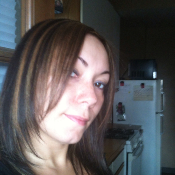 Profile Picture of Isabel Madera (@immadera) on Poshmark