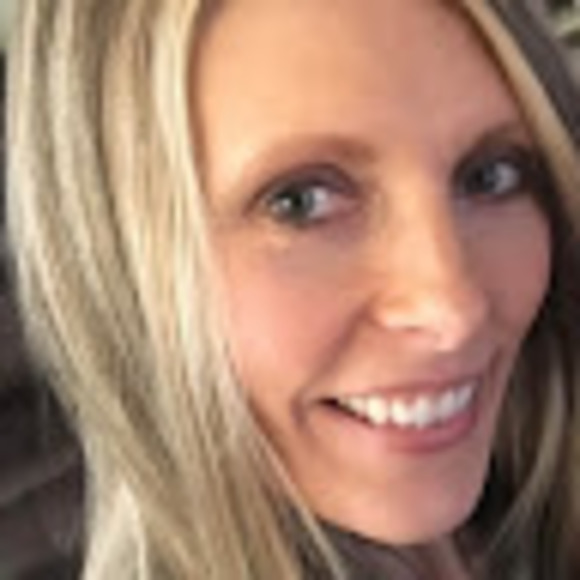 Profile Picture of Heather Linton (@hlinton99) on Poshmark