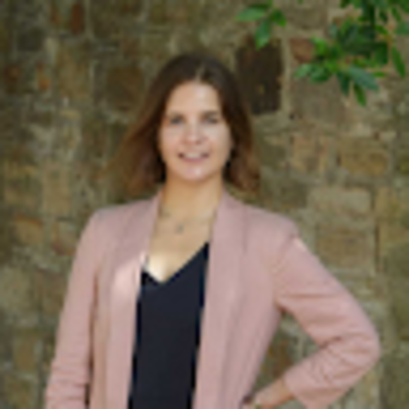 Profile Picture of Andrea Hoymann (@andreahoymann) on Poshmark