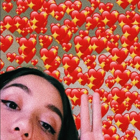 Profile Picture of Trinity Flores (@natureisneato) on Poshmark