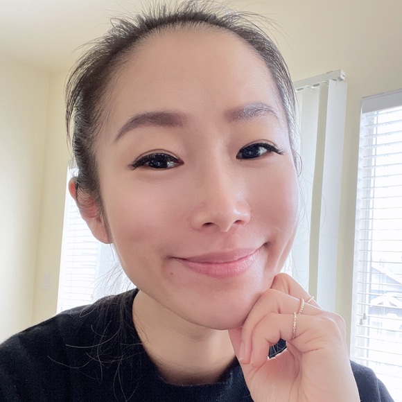 Profile Picture of Qing Li (@celinelq) on Poshmark