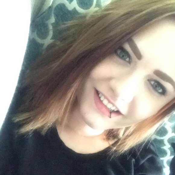 Profile Picture of Brianna Swales (@b_swales) on Poshmark