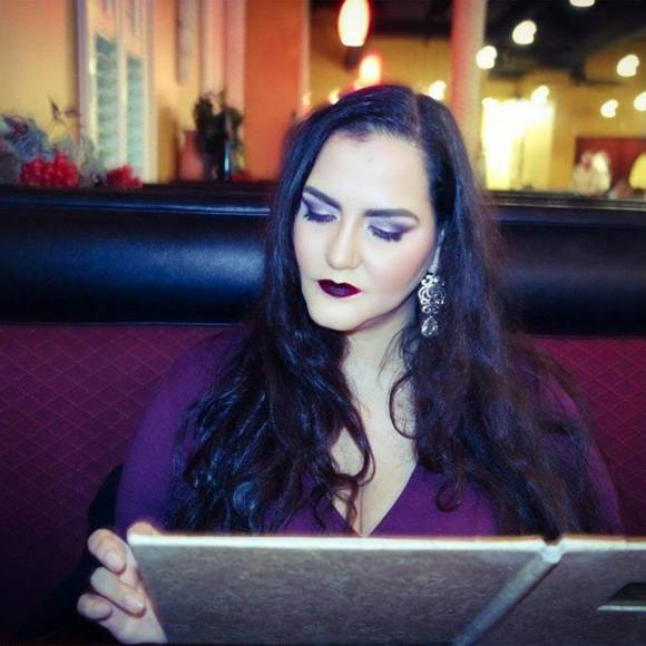 Profile Picture of Yoli Airsman (@yoliyo77) on Poshmark