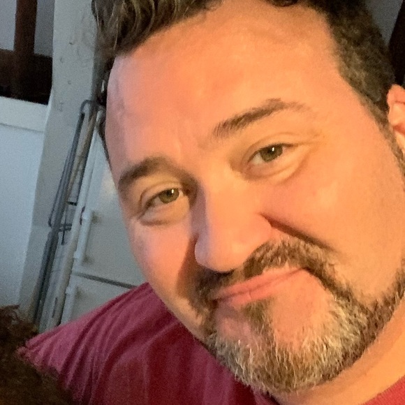 Profile Picture of Robert Erhardt (@roberterhardt) on Poshmark