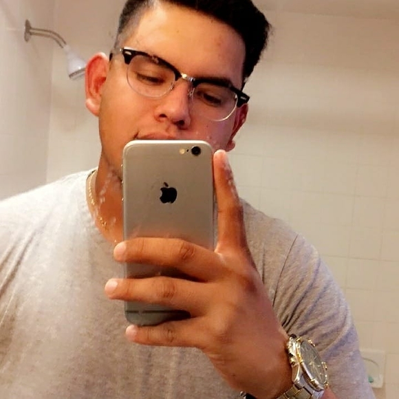 Profile Picture of Omar Chavez (@omarchavez371) on Poshmark