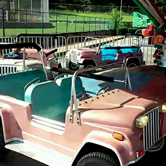 Profile Picture of Chanet Neblett (@chanetneblett) on Poshmark