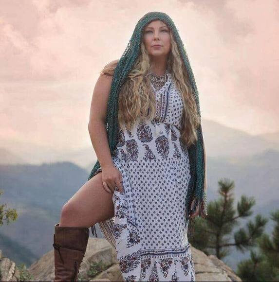 Profile Picture of Robyn Ruffner' peterson (@robruffn) on Poshmark