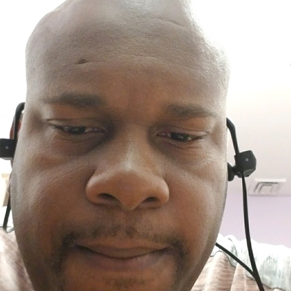 Profile Picture of Emmanuel Alexandre (@jajaalexandre) on Poshmark