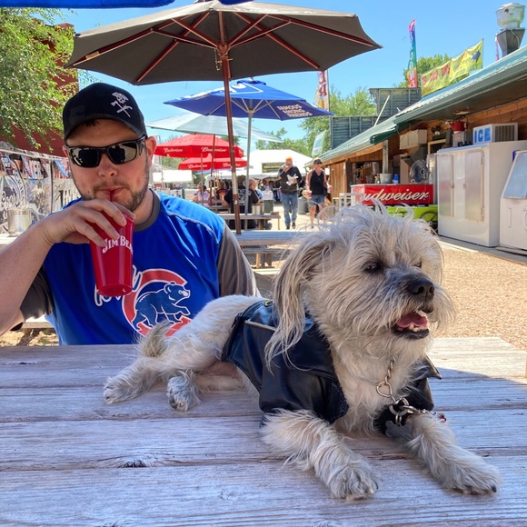 Profile Picture of Sam Huffman (@huffers55) on Poshmark