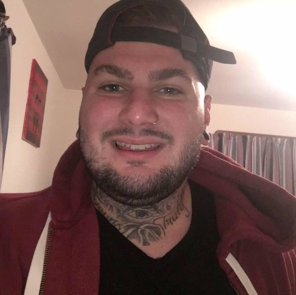 Profile Picture of Steve Derieux (@sderieux33) on Poshmark