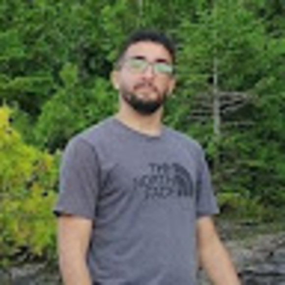 Profile Picture of Beyragued Ayoub (@beyraguedayoub) on Poshmark