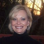 Profile Picture of Lynn deVries (@lynn_presley_dev) on Instagram