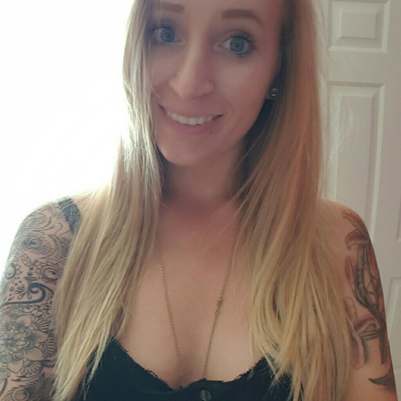 Profile Picture of Kayla Mcknight (@kmcknight_90) on Poshmark